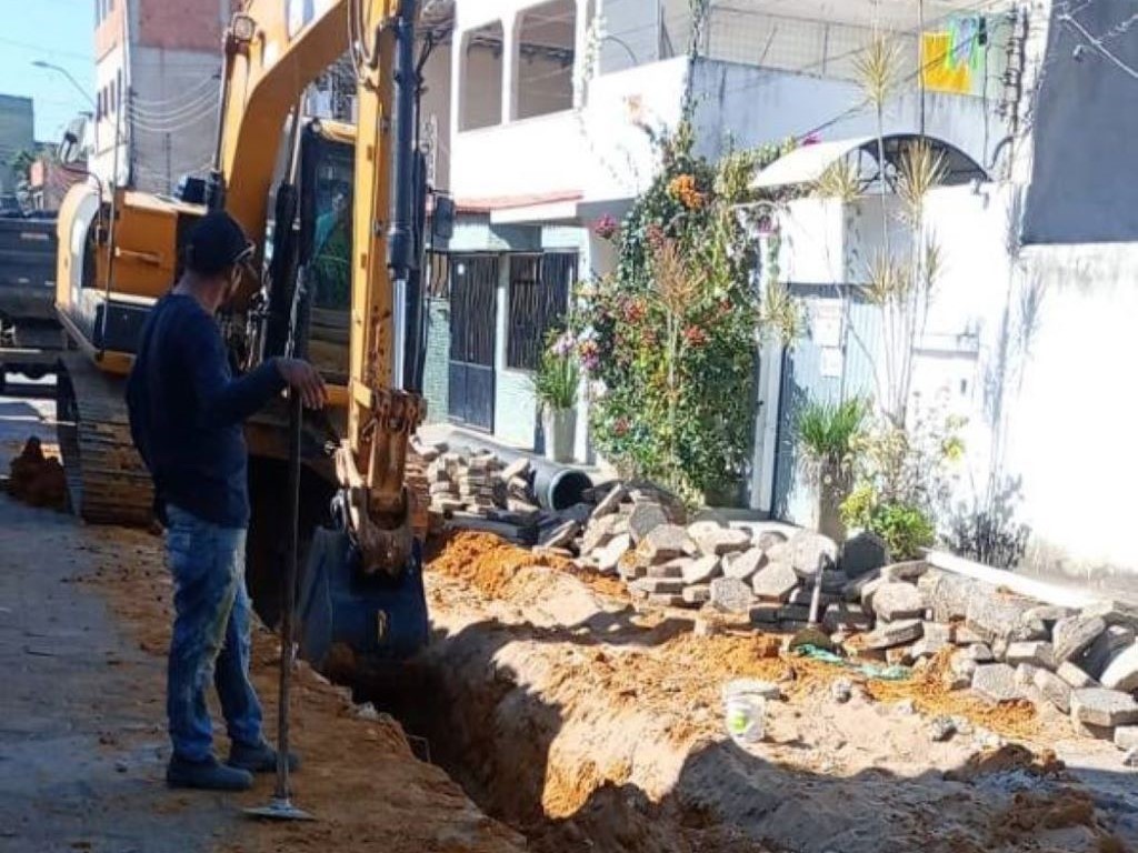 Serviços Continuados de Manutenção e Conservação Rotineira de Vias Públicas Urbanas, do município de Colatina/ES.