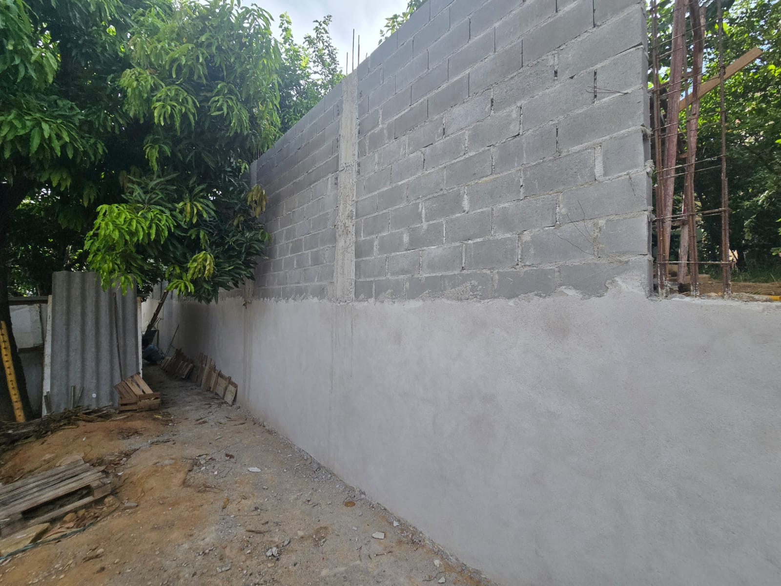 Construção de muro do CEIM "Anjo da Guarda", bairro Bela Vista, Colatina/ES
