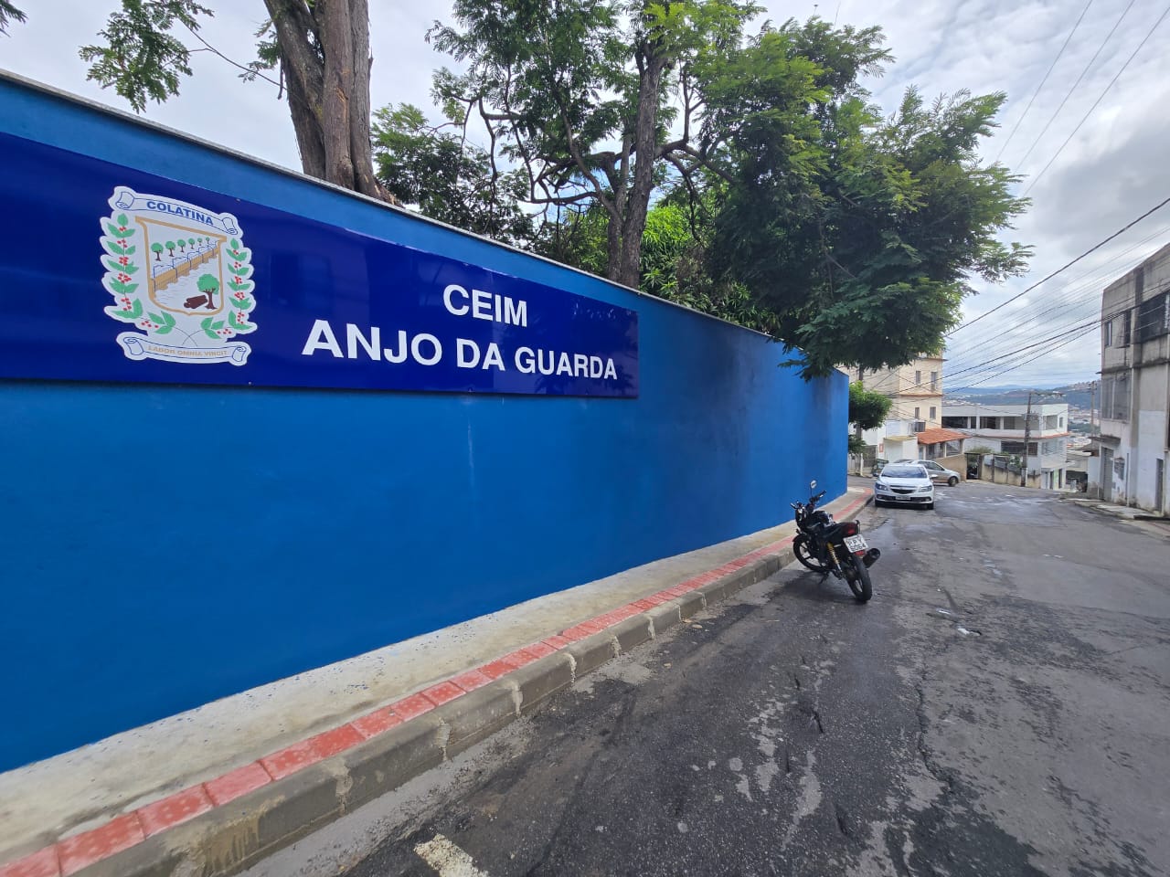 Construção de muro do CEIM "Anjo da Guarda", bairro Bela Vista, Colatina/ES